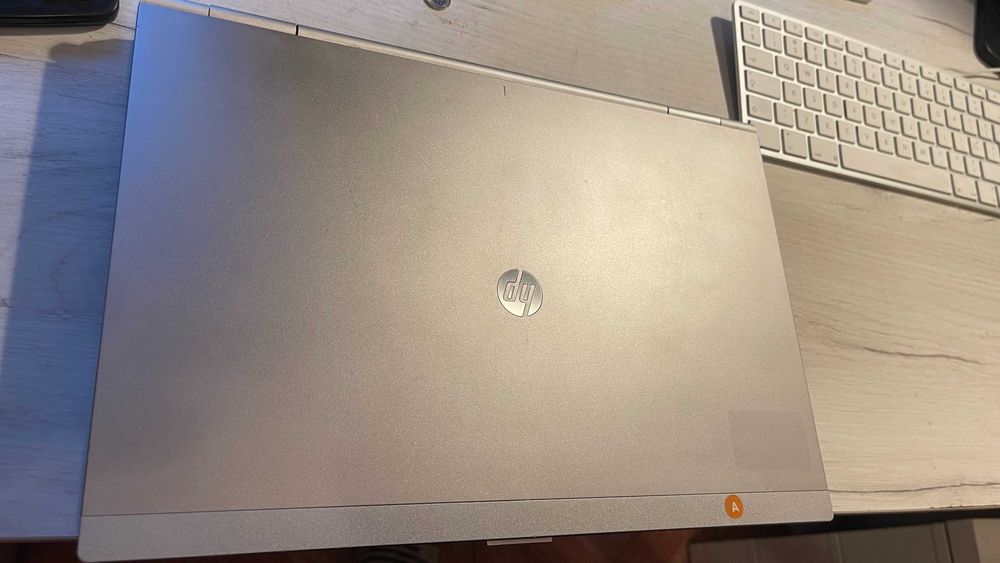 Aluminiowy laptop Biznesowy  Hp elitebook 8470p  + stacja dokująca