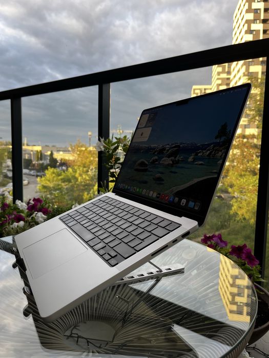 MacBook Pro 14” M1 Pro 10 CPU/16 GPU, 16GB, 1TB, Silver – jak nowy