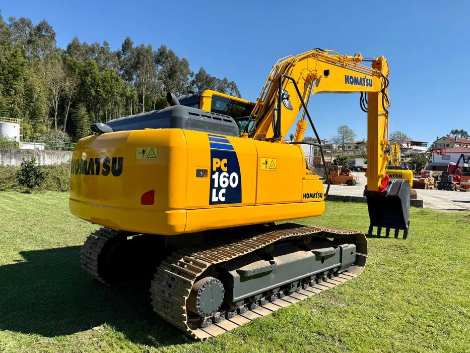 Escavadora Komatsu PC 160 LC-8