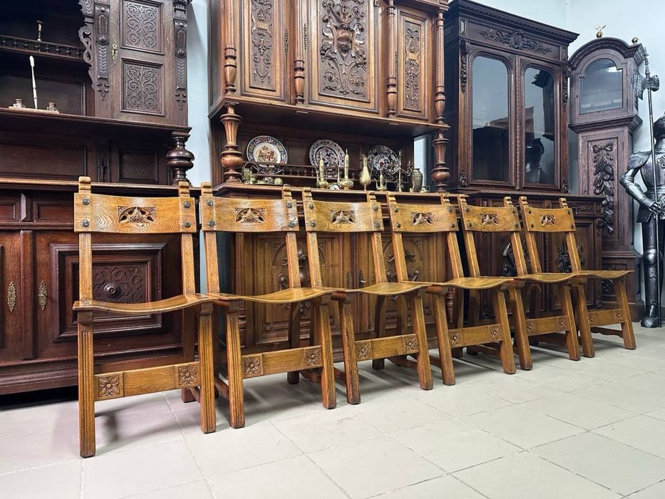 Різьблений дубовий гарнітур комод бар стіл стільці 4005