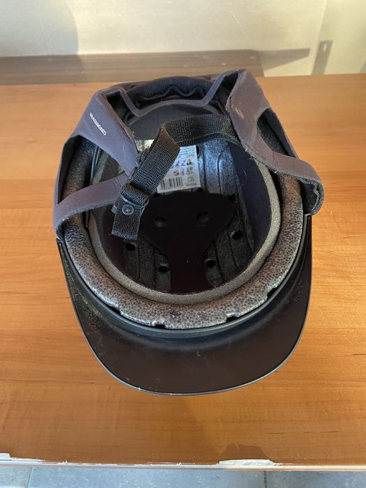 Patins em linha e proteccao capacete