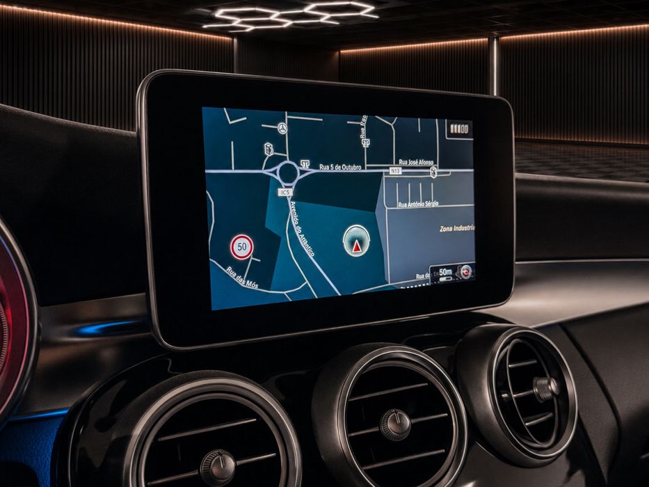 Mercedes-Benz C250d AMG Pack Night (329€ mes)