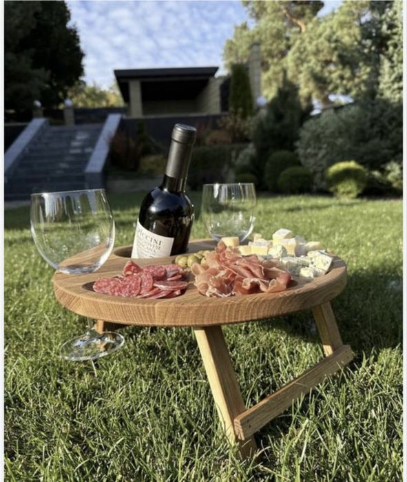 Винний столик для пікніка вина фотосесіі декору романтичного вечора