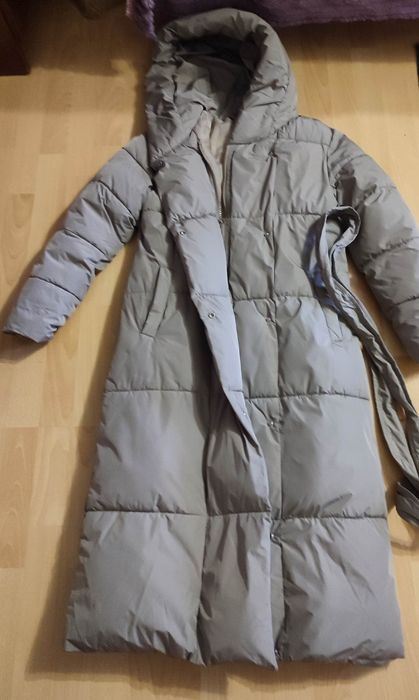 Зимовий довгий пуховик