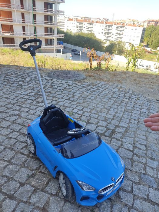 Carro Infantil BMW de Empurrar – Muito Bom Estado