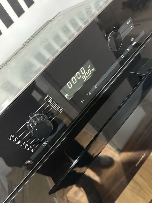 Мікрохвильова піч Miele