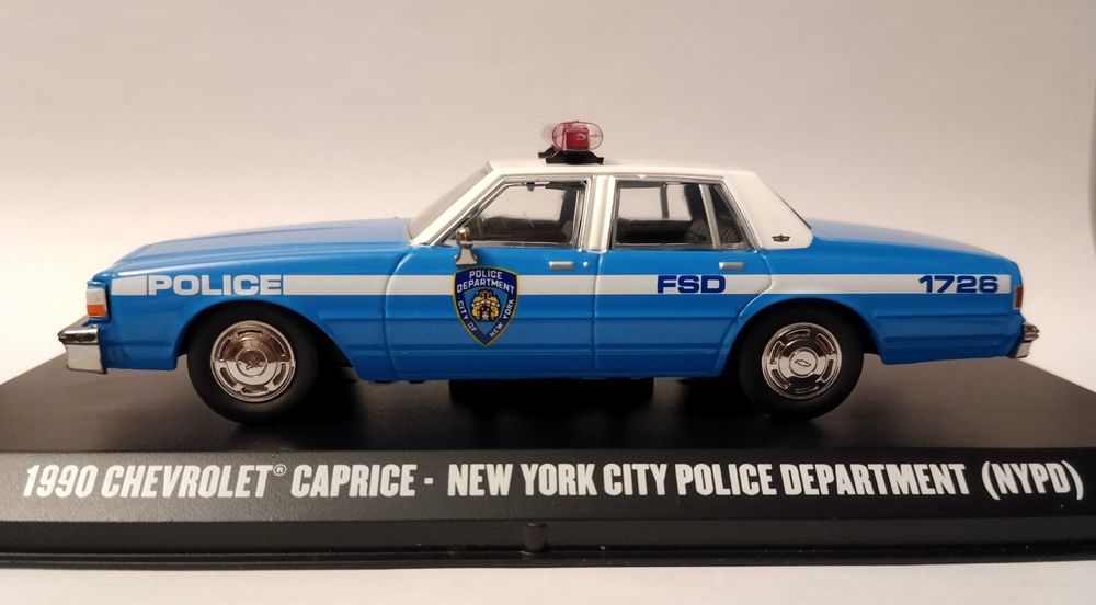 Модель 1990 Chevrolet Caprice NYPD, масштаб 1:43, Greenlight: 1