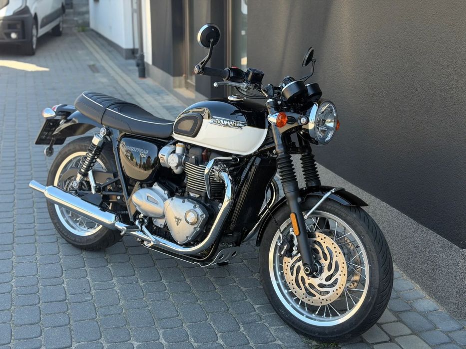 Triumph Bonneville OKAZJA ! T120 Czarno / Biały Salon Polska Faktura Serwis JAK NOWY
