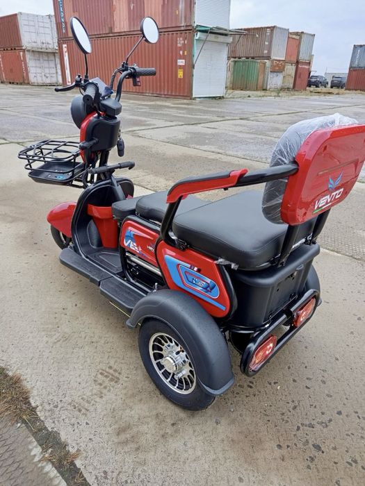 Електроскутер трицикл JOY трьох місний