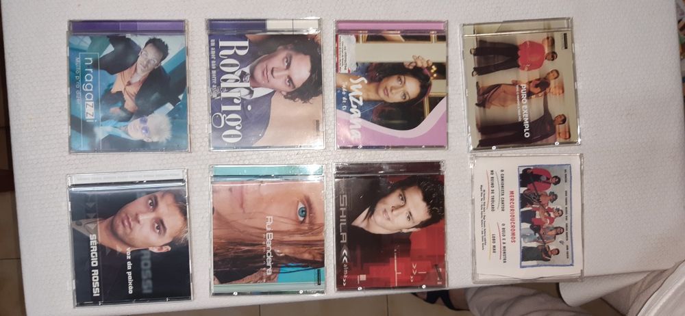 Diversos CDs de músicos portugueses