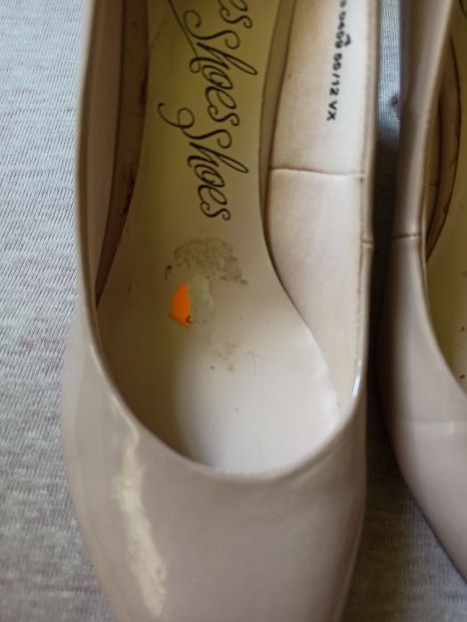 Buty szpilki beżowe
