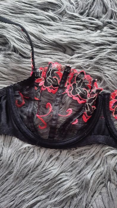 Elegancki biustonosz Gorsenia Lingerie r. 65 D
