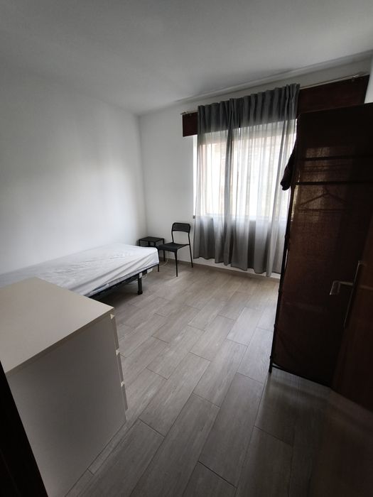 RESERVADO - Quarto individual na Tapada das Mercês ( Despesas incluídas )