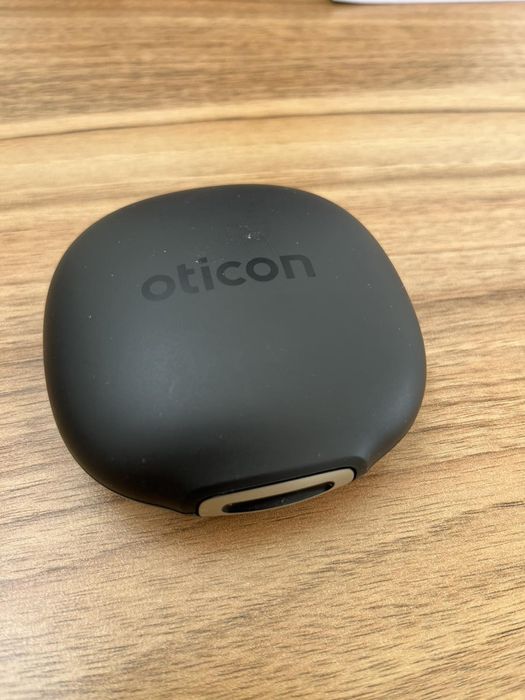 Слуховий апарат. Отікон ріа 2