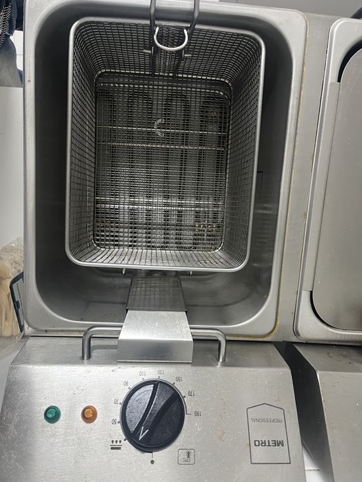Fritadeira dupla 8L - GDF3028 METRO PROFESSIONAL 6500W