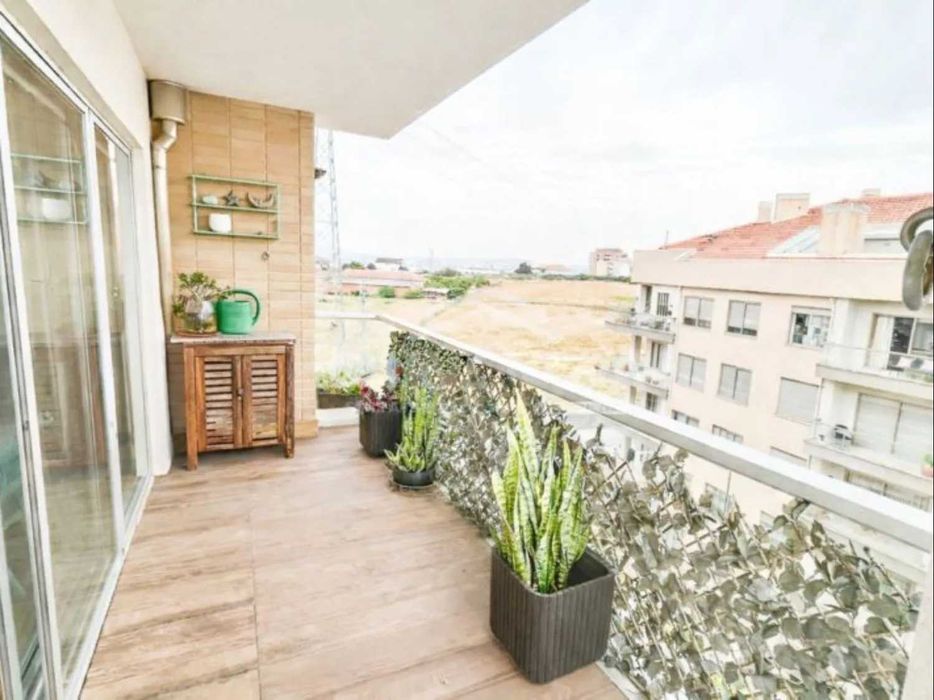 Apartamento T2 mobilado na Avenida da República