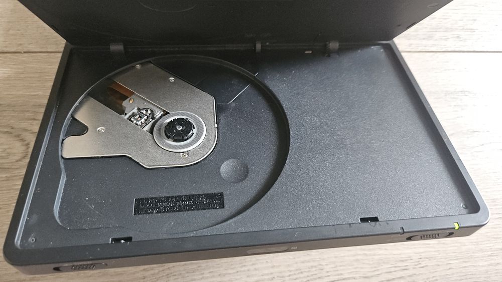 Odtwarzacz CD/DVD Sony DVP-FX810