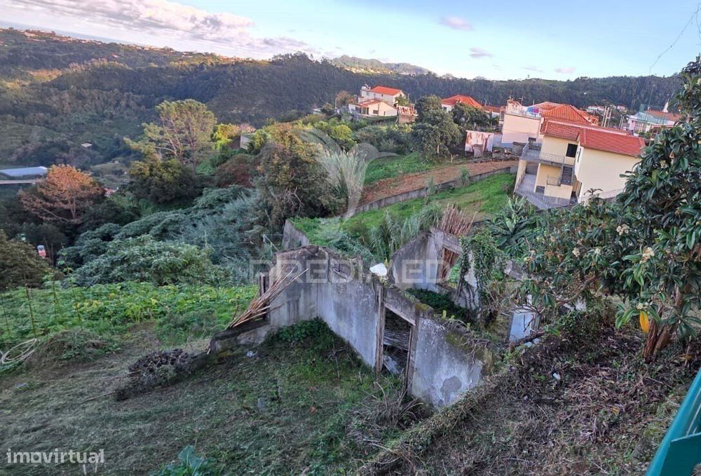 Terreno com Vista Atlântica e Montanha – Ilha, Santana | Madeira