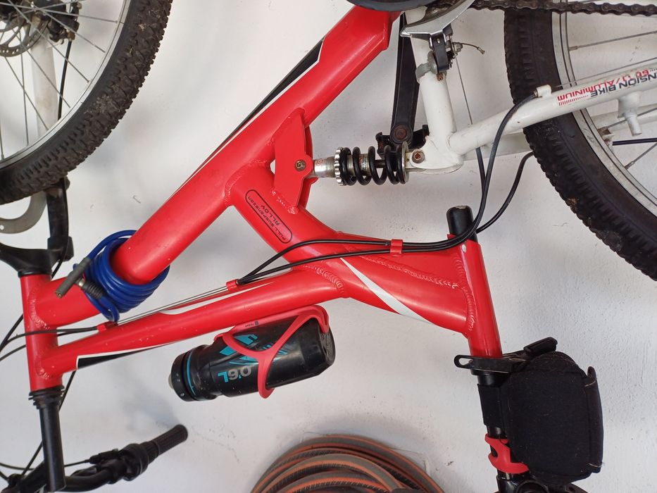 Bicicleta tt e estrada, suspencao frente e tras, travao disco 2 rodas,