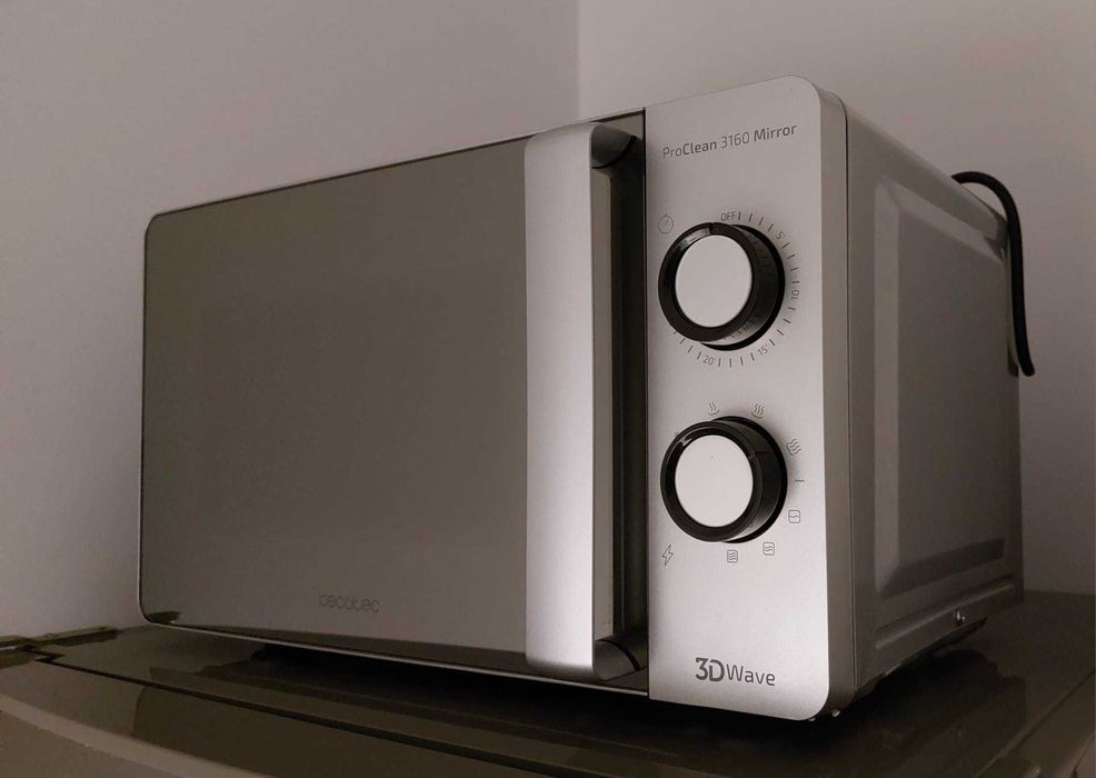 Mikrofalówka ProClean 3160 Mirror. 700W, Grill 800 W, 20 l, 3DWave