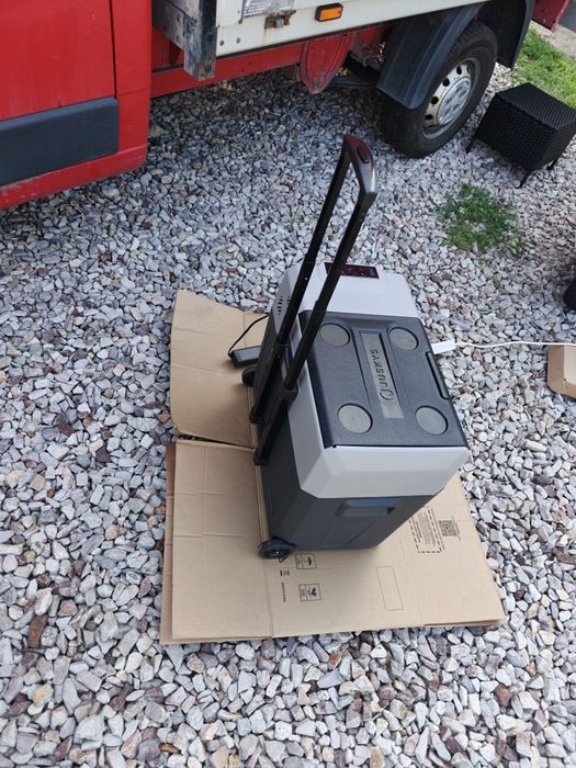 Skrzynka chłodnicza sprężarki 40608, z przyłączem 230 V, 50 l