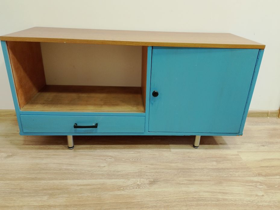 Szafka PRL odnowiona