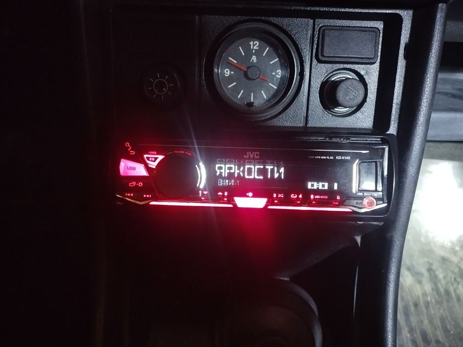 Jvc флешка,радіо,аукс орігінал
