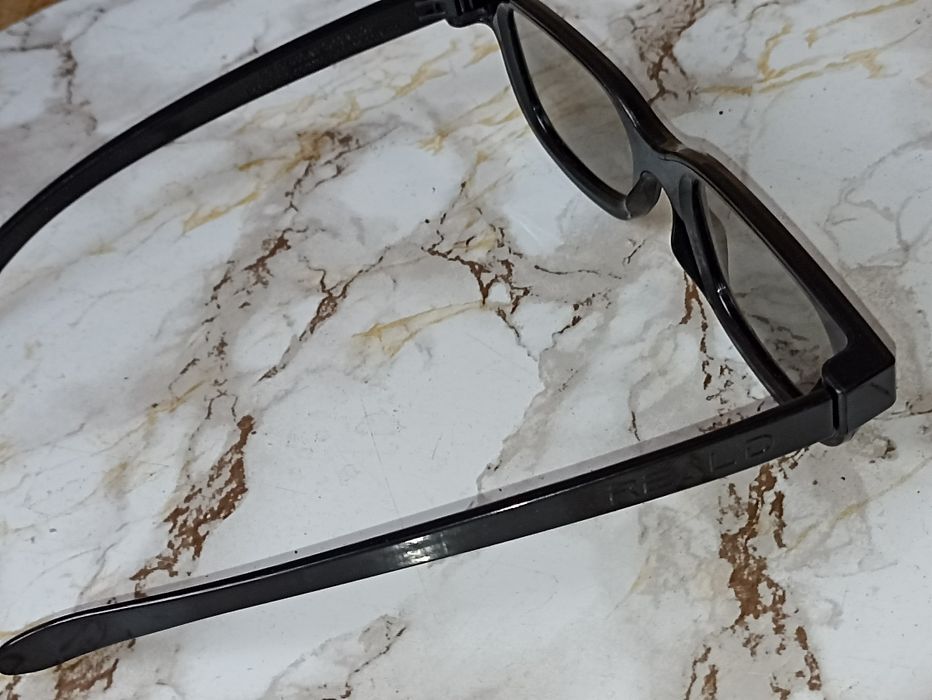 Okulary Reald D3 do oglądania obrazu w trójwymiarze