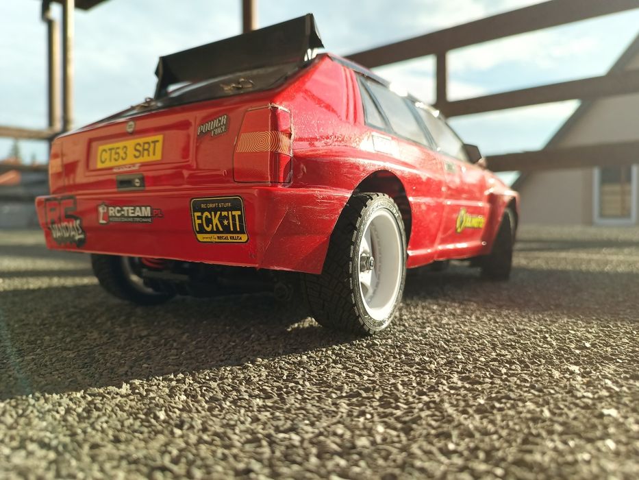 Model RC rally 1/10 vaterra v100