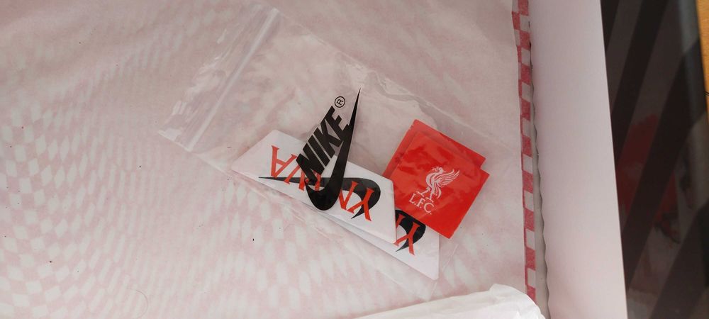 Buty sportowe Nike AIR HUARACHE PRM QS r. 45 Liverpool UEFA FIFA