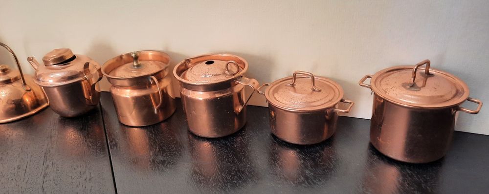 Conjunto de miniaturas em cobre