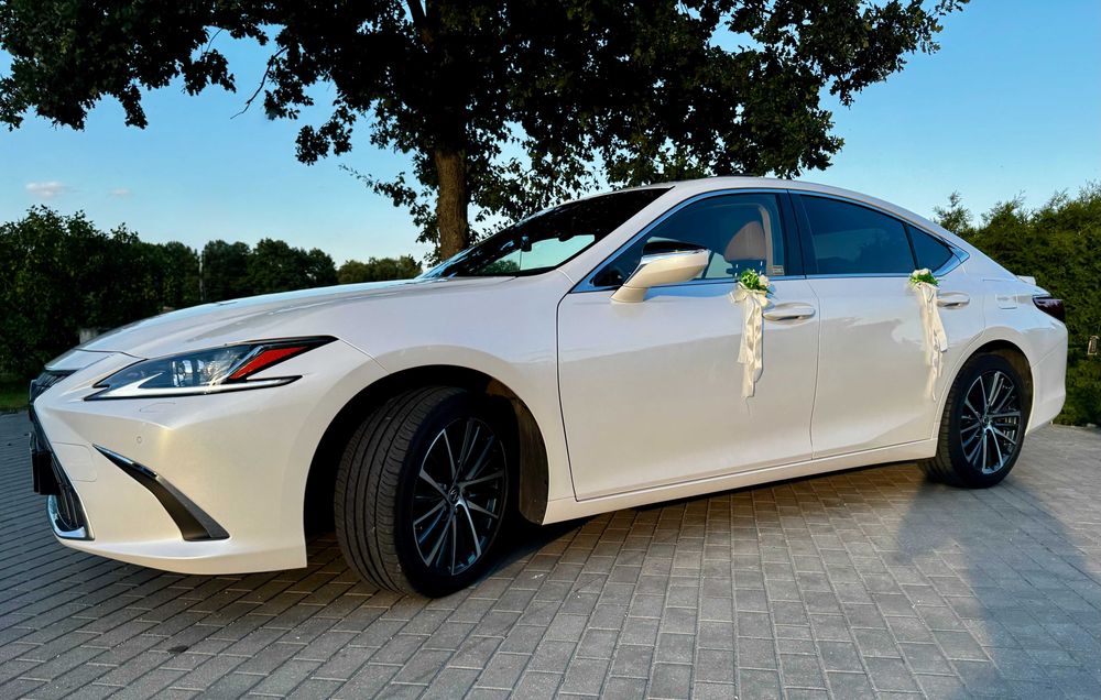 Auto do ślubu Lexus