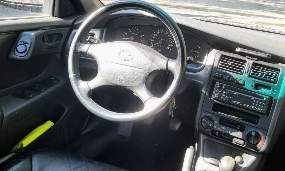 Toyota Carina E 1.6