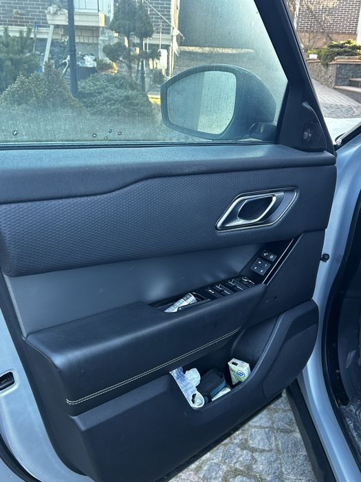 Продаю свій автомобіль Range Rover Velar
