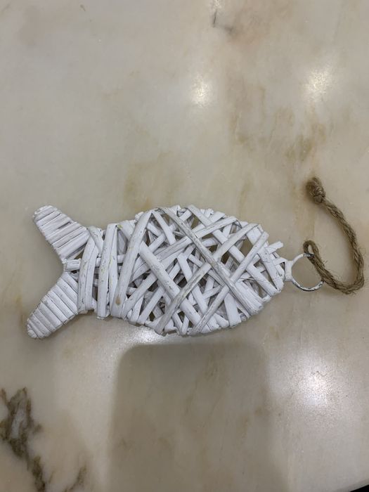 Peixe em madeira decorativo (cor branca)