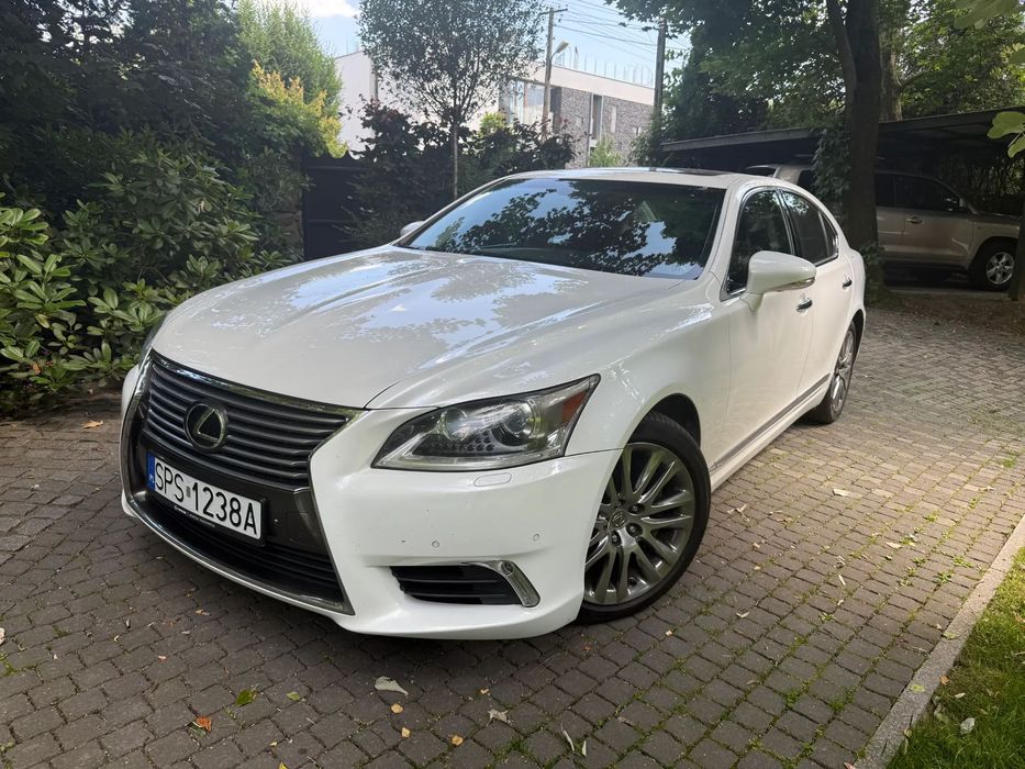 Lexus LS
