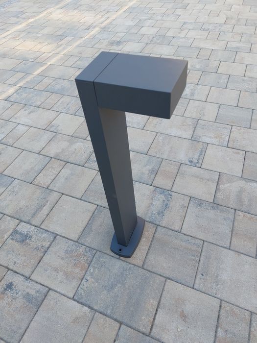 Lampa ogrodowa, new design, ksztalt L, nowoczesna, słupek led