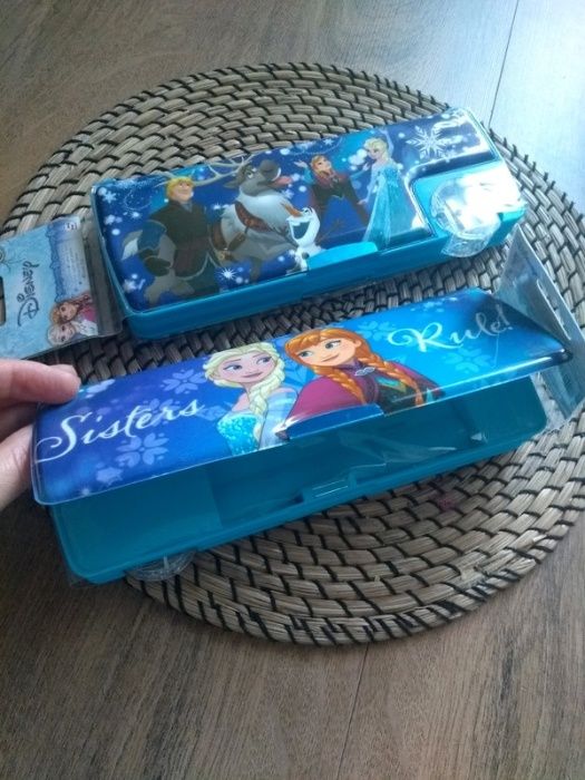 Disney Frozen Kraina Lodu piórnik dwustronny z wbudowaną temperówka