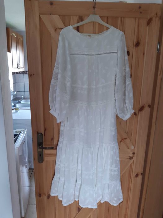 Super koronkowa sukienka Reserved xs s maxi