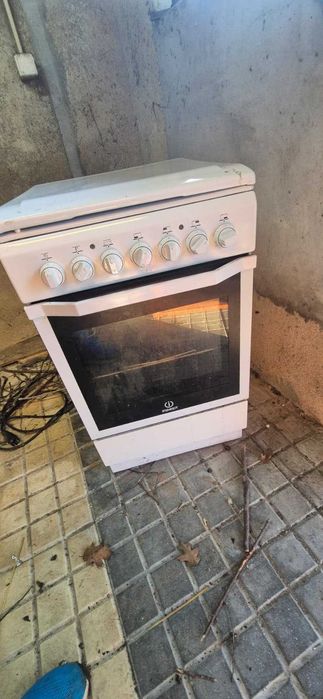 Fogão Elétrico Indesit com Forno – 4 Placas – Branco