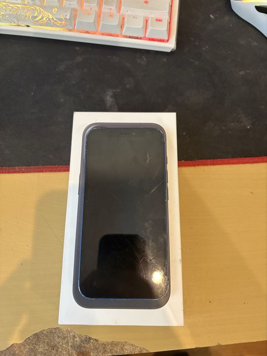 Iphone 12 mini.