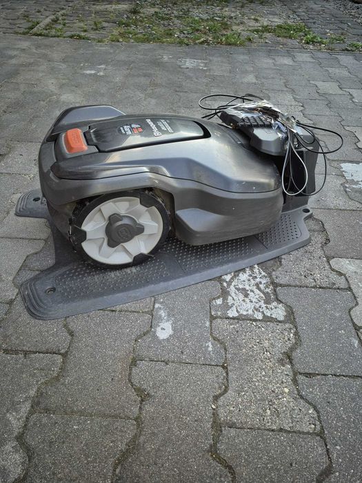 Robot koszący kosiarka samojezdna Husqvarna automower 305