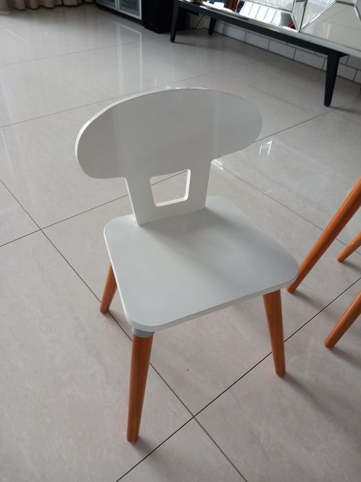 Stolik z 4 krzesłami Kidkraft