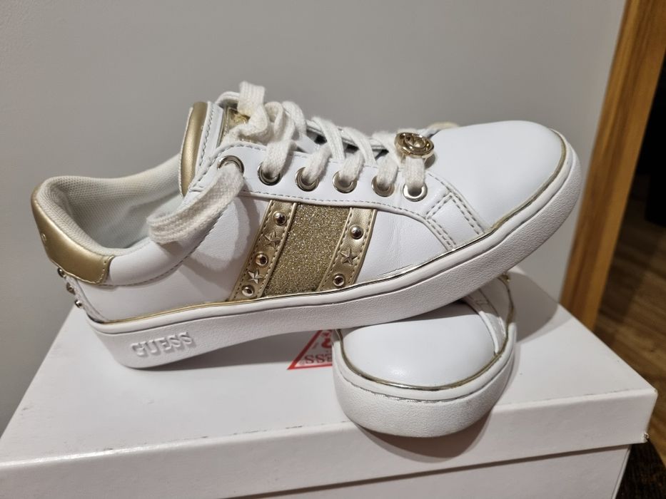 GUESS Bevlee - Sneakersy niskie, białe, roz. 35