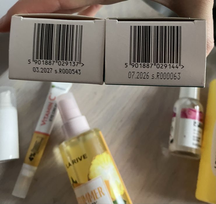 Zestaw kosmetyków do pielęgnacji twarzy i włosów