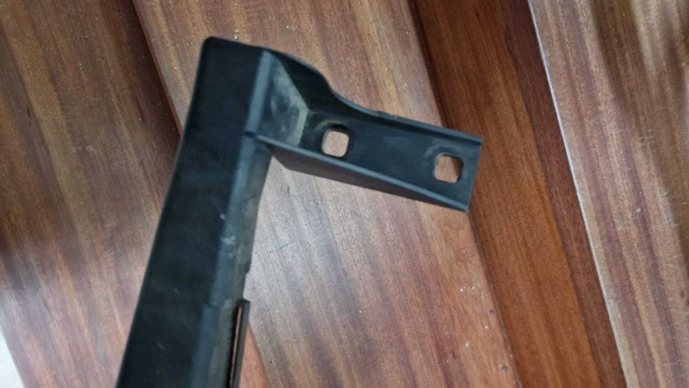 Suporte farol Direito BMW Serie-3 (E90/E91)