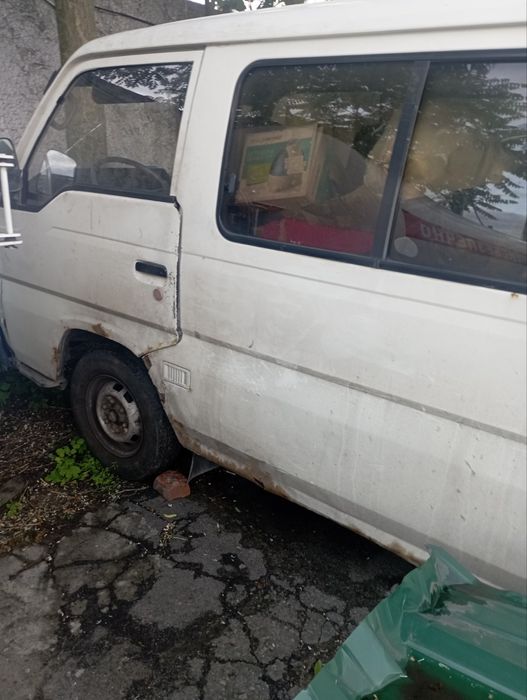 Продам нисан урван