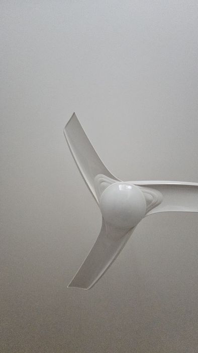 Ventoinha de teto com iluminação