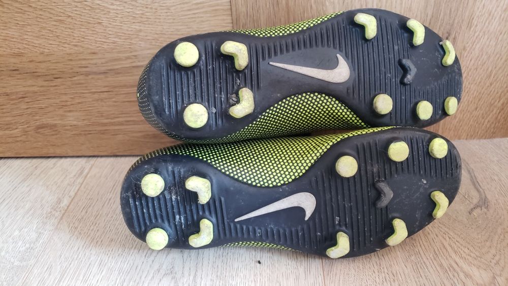 Korki buty pilkarskie Nike