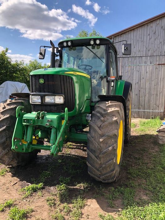 Трактор John Deere 6620
